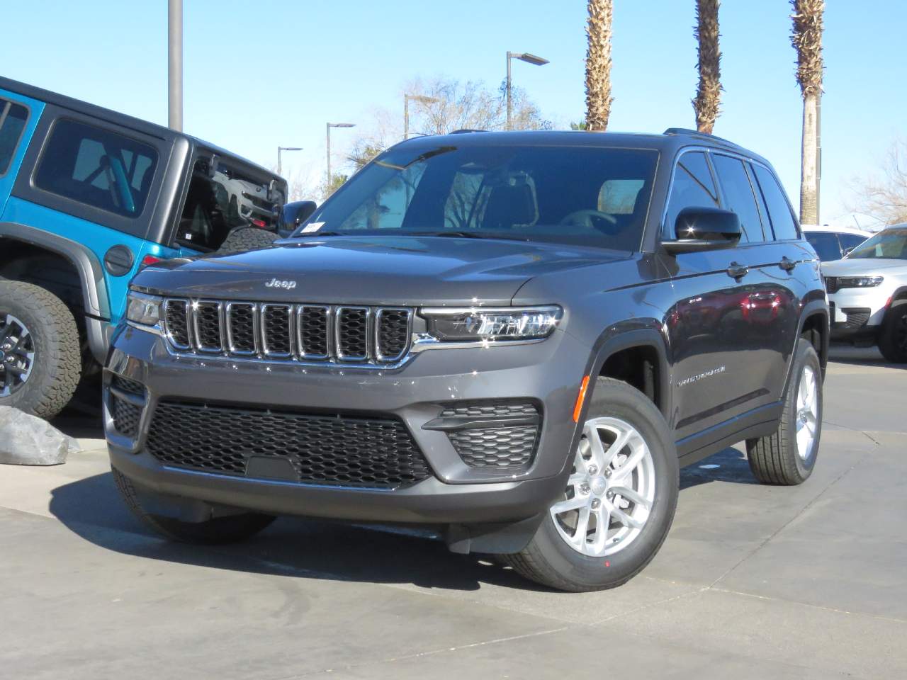 2025 Jeep Grand Cherokee Laredo