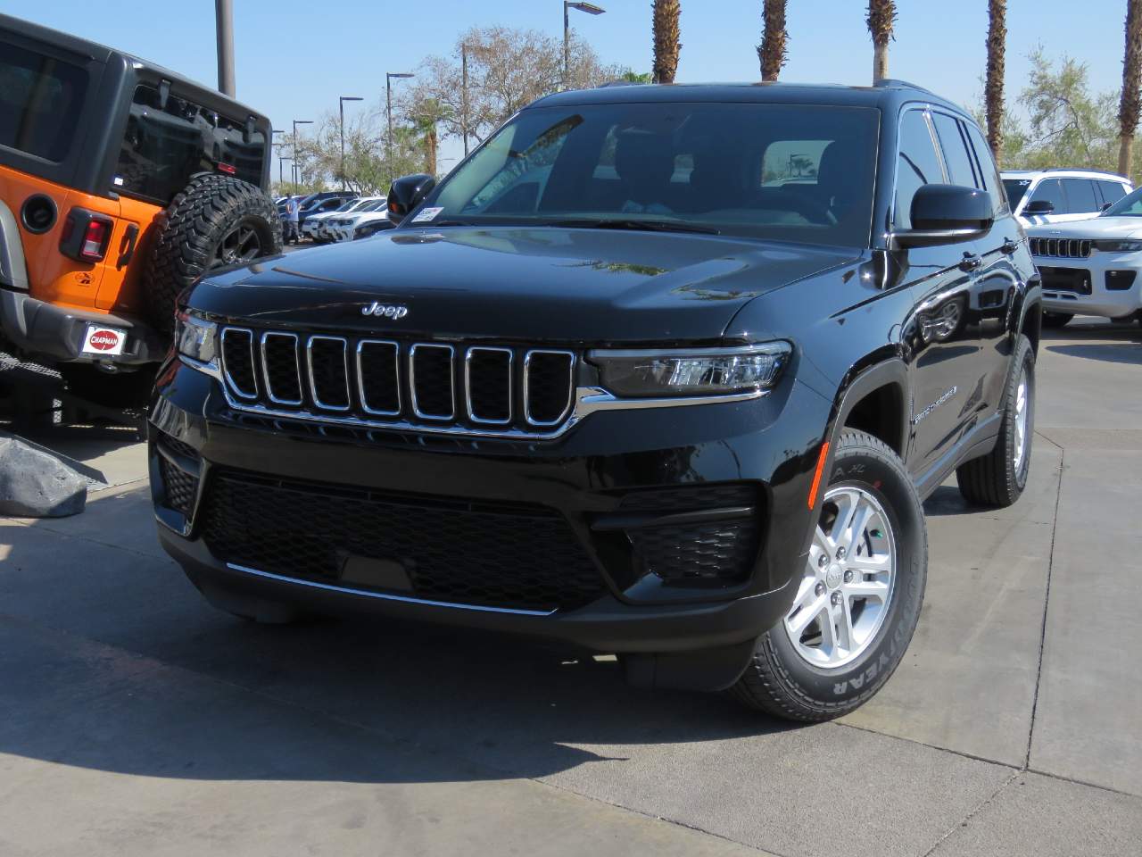2025 Jeep Grand Cherokee Laredo