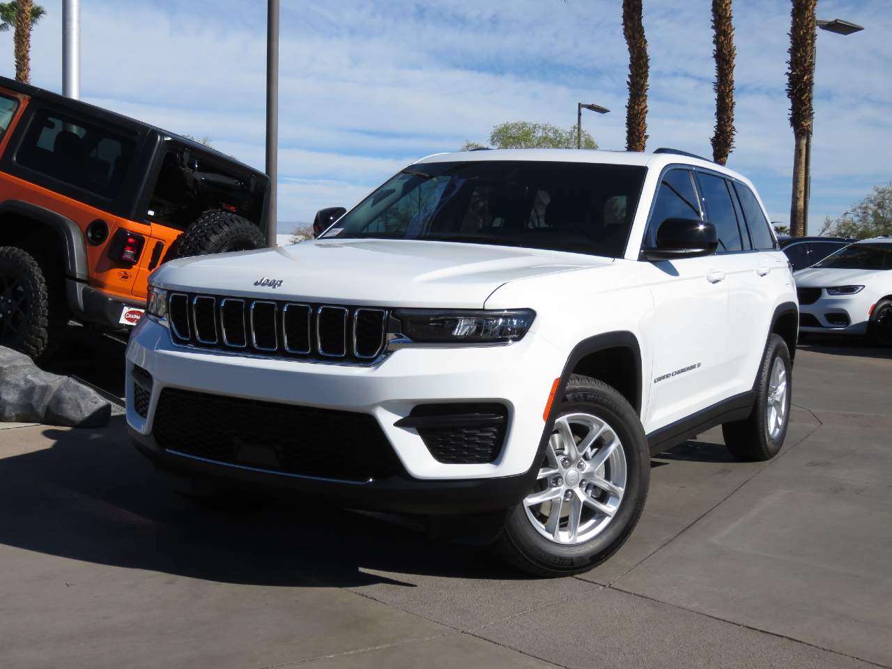 2025 Jeep Grand Cherokee Laredo