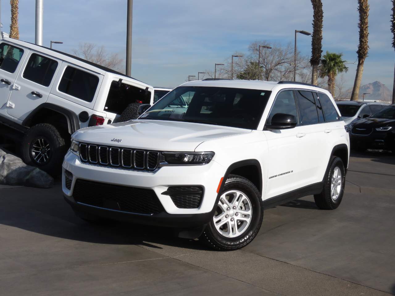 2025 Jeep Grand Cherokee Laredo