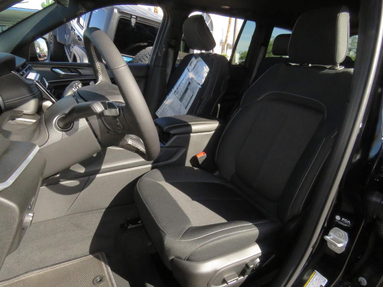 2025 Jeep Grand Cherokee Laredo - Photo 8