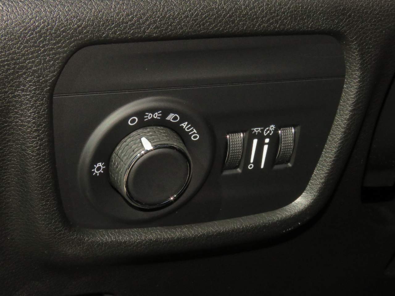 2025 Jeep Grand Cherokee Laredo - Photo 23