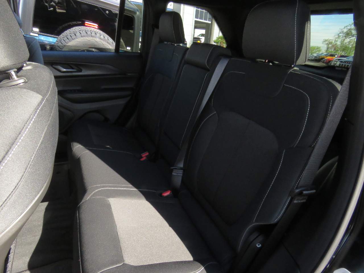 2025 Jeep Grand Cherokee Laredo - Photo 9