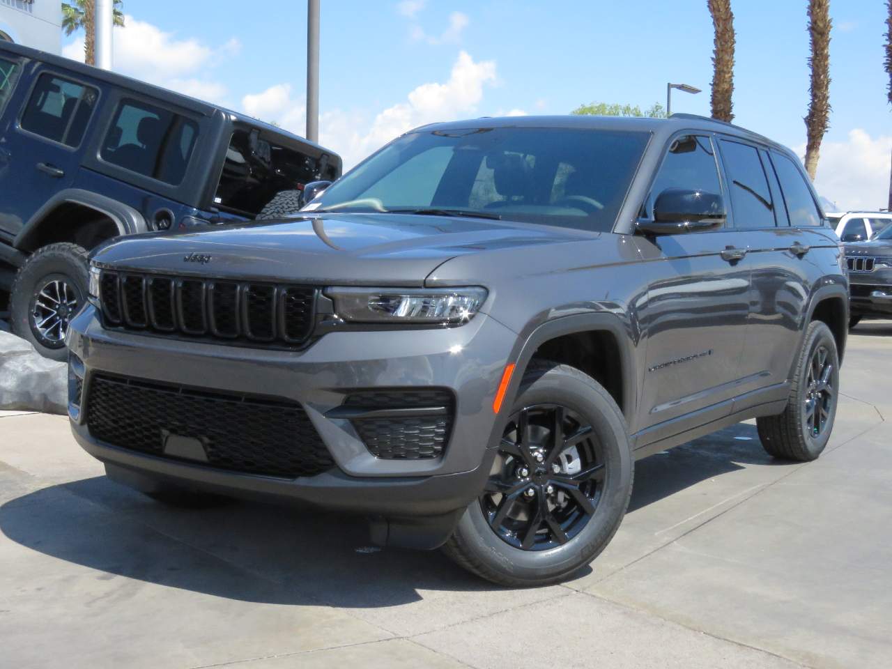 2025 Jeep Grand Cherokee Laredo