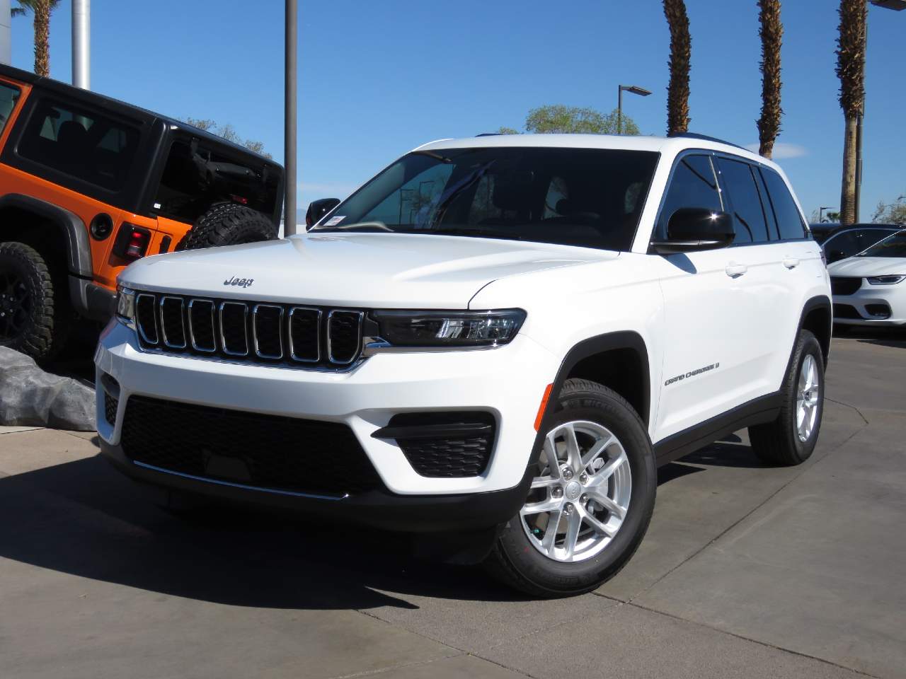 2025 Jeep Grand Cherokee Laredo