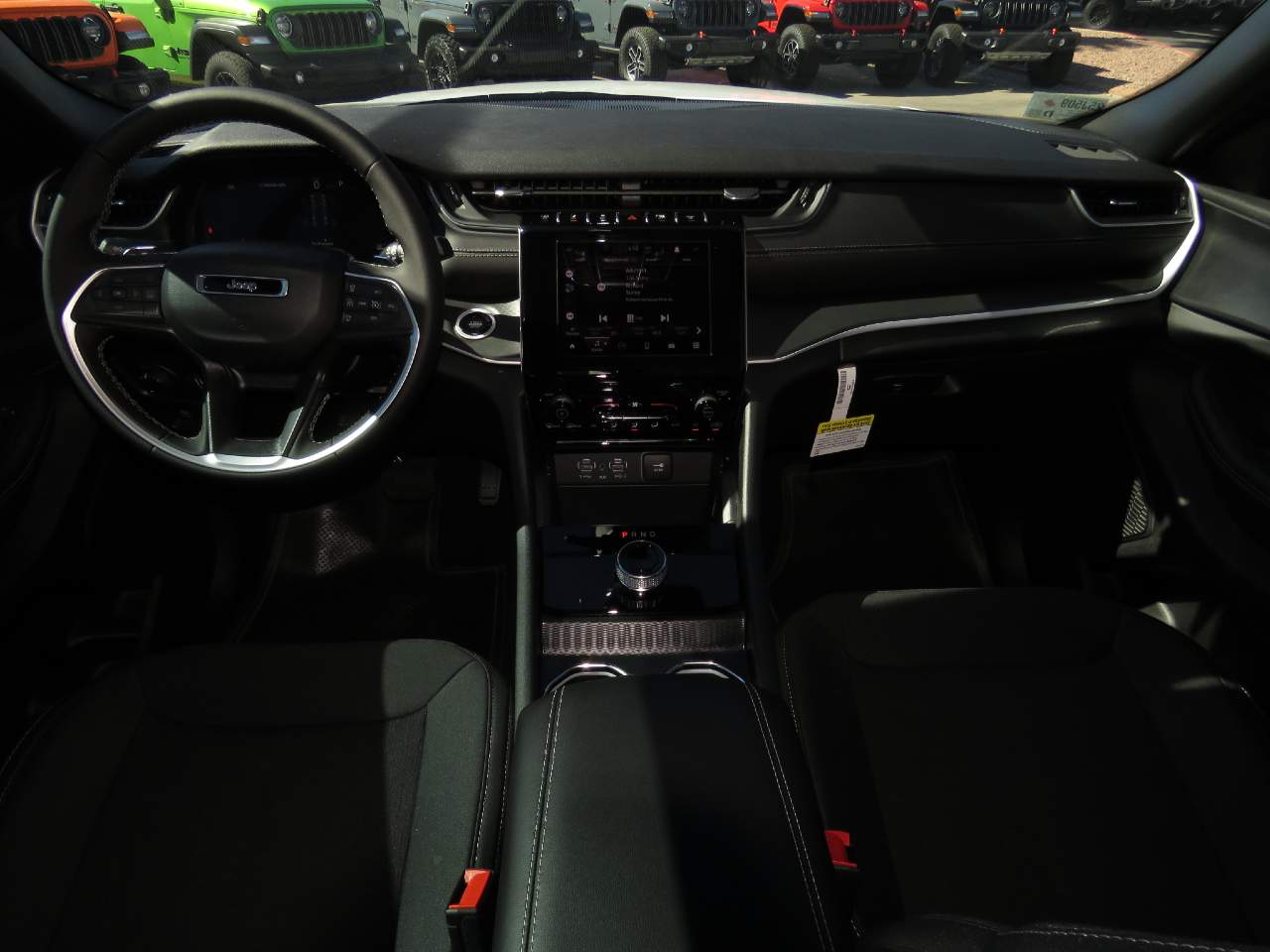 2025 Jeep Grand Cherokee Laredo