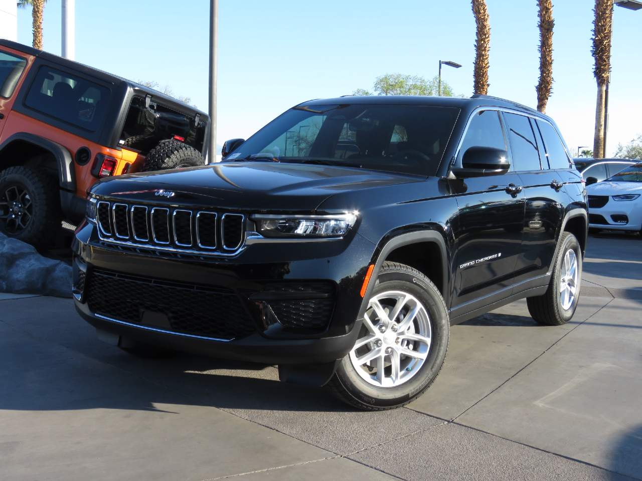 2025 Jeep Grand Cherokee Laredo