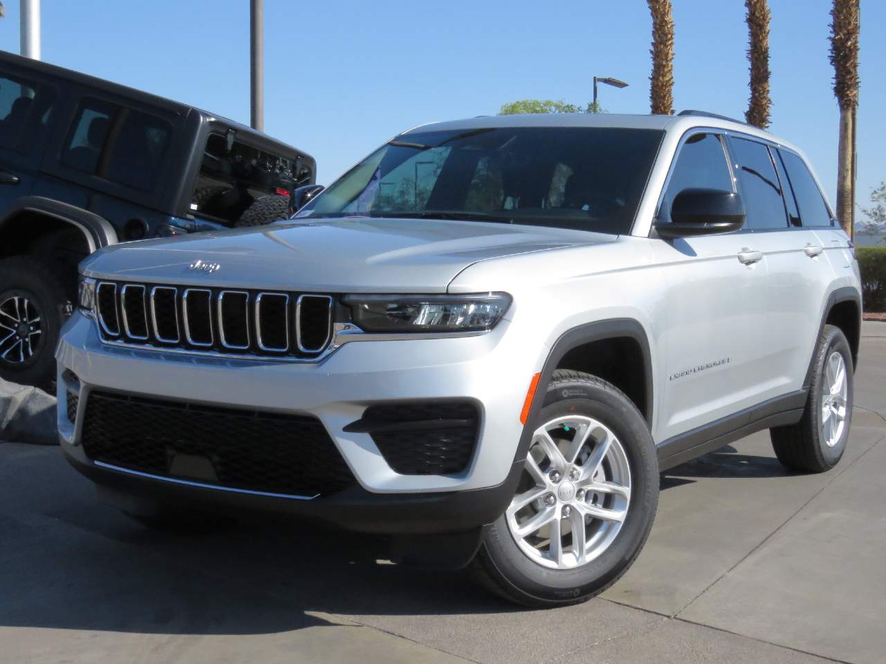 2025 Jeep Grand Cherokee Laredo's photo