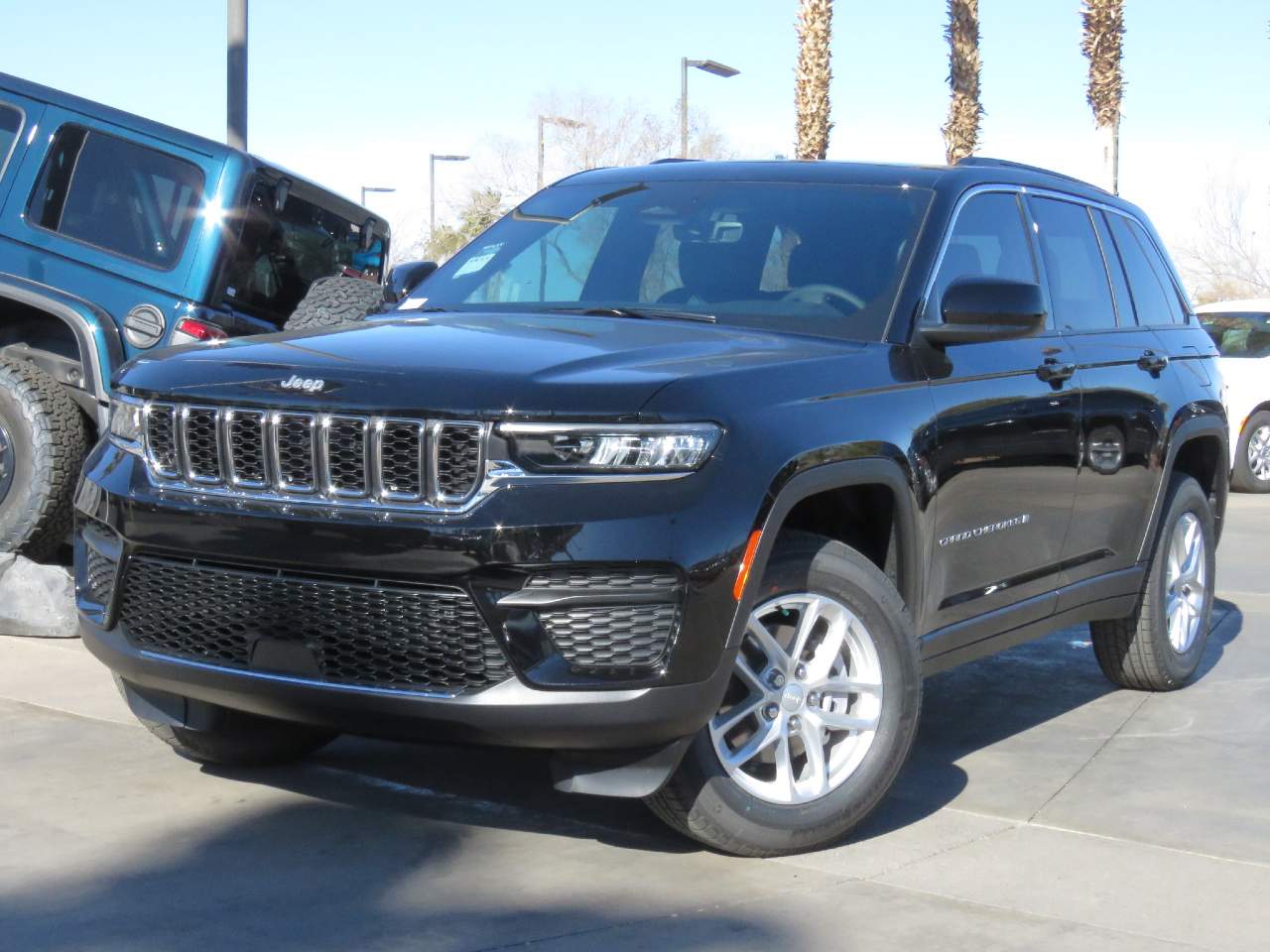 2025 Jeep Grand Cherokee Laredo