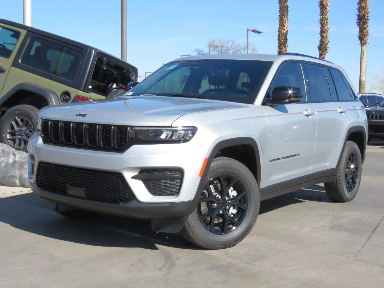 2025 Jeep Grand Cherokee Laredo