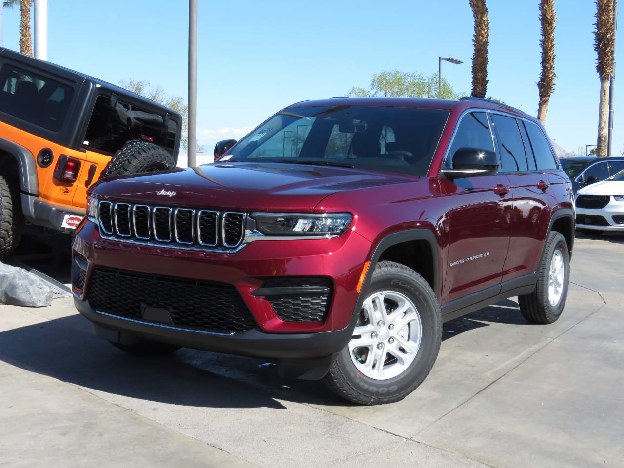 2025 Jeep Grand Cherokee Laredo