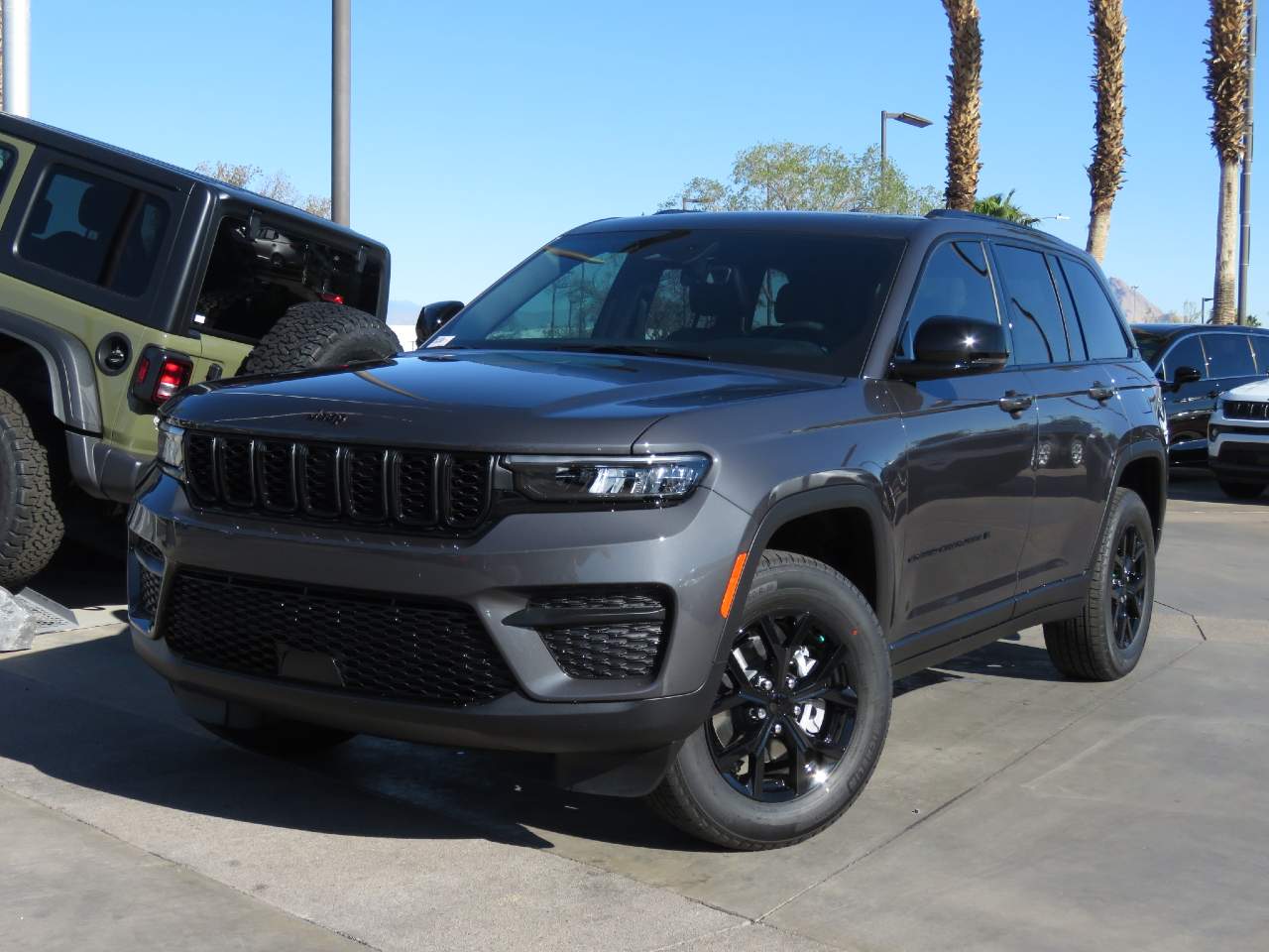 2025 Jeep Grand Cherokee Laredo