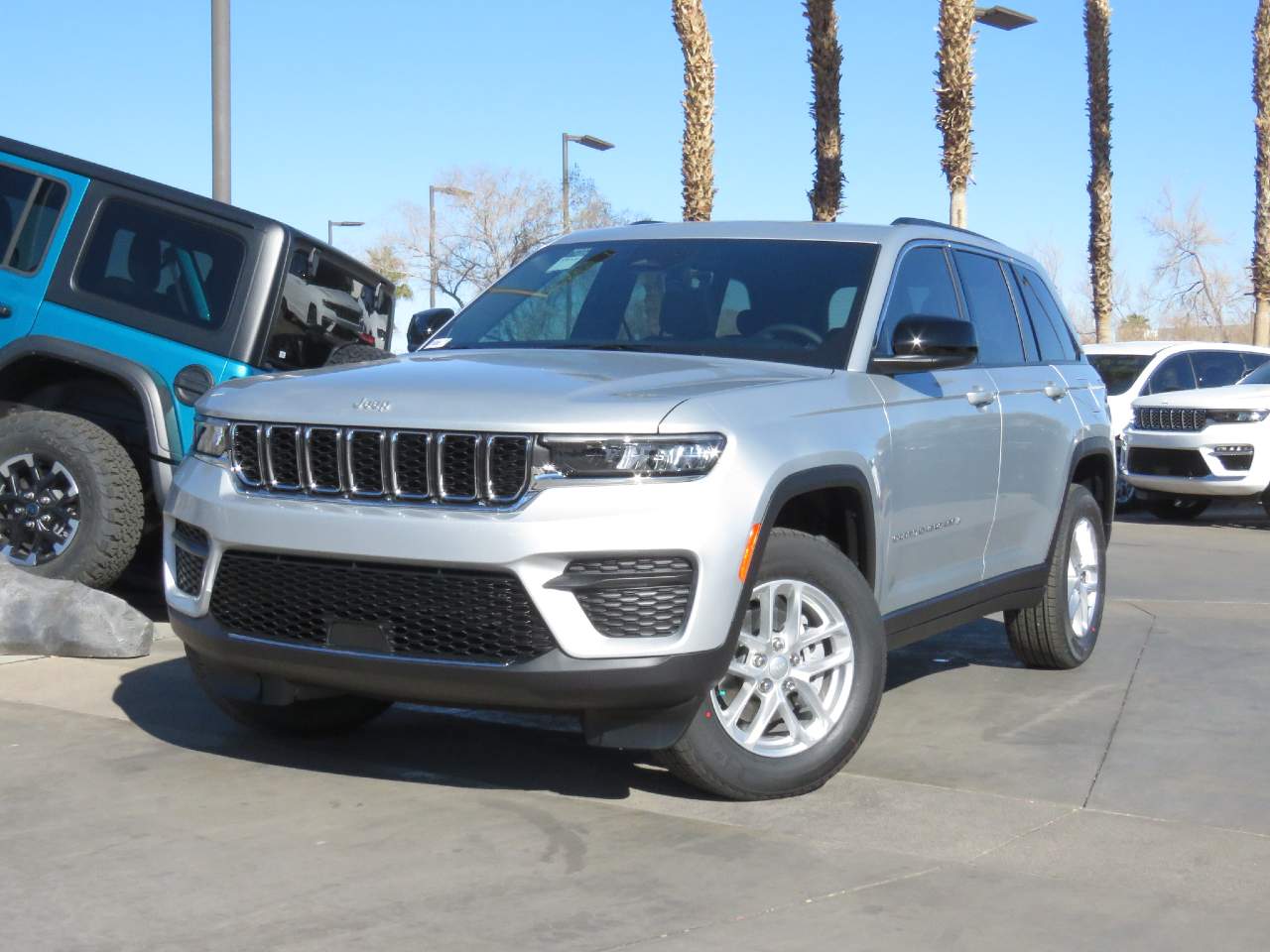 2025 Jeep Grand Cherokee Laredo