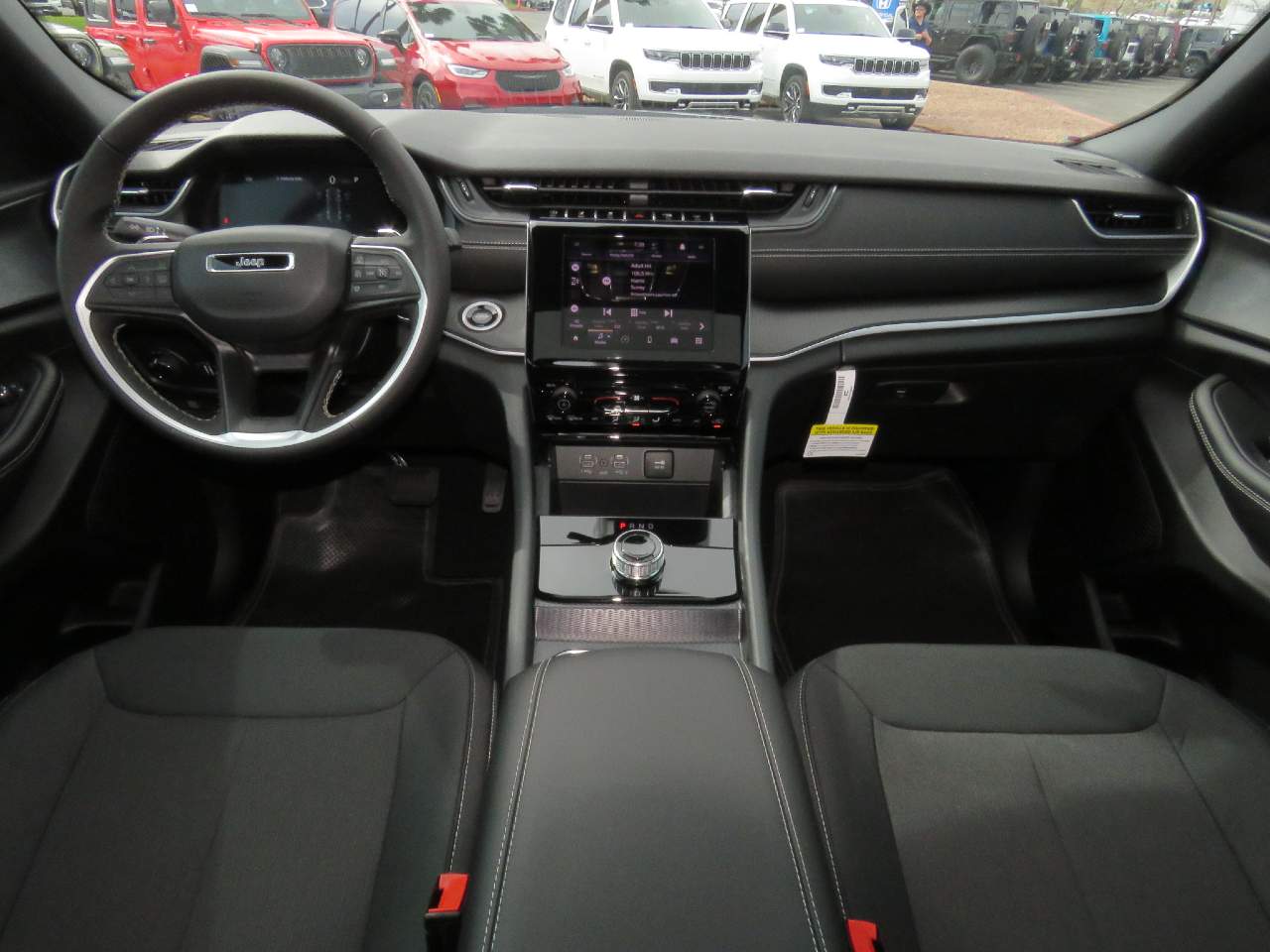 2025 Jeep Grand Cherokee Laredo