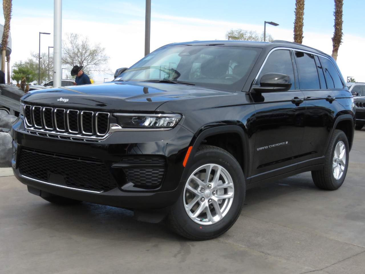 2025 Jeep Grand Cherokee Laredo