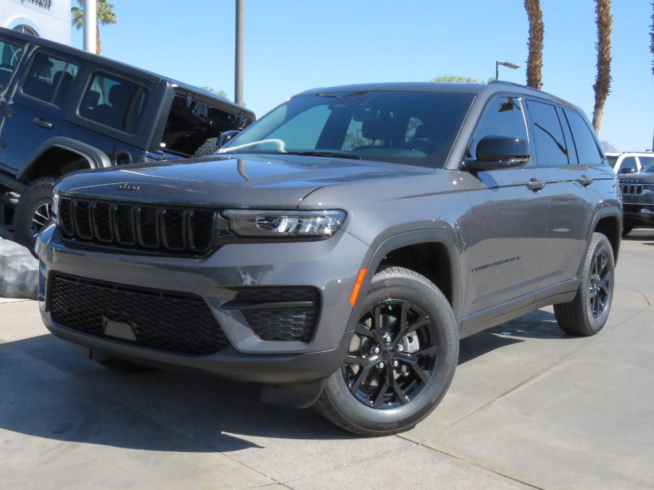 2025 Jeep Grand Cherokee Laredo