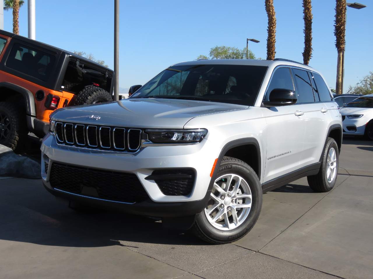 2025 Jeep Grand Cherokee Laredo