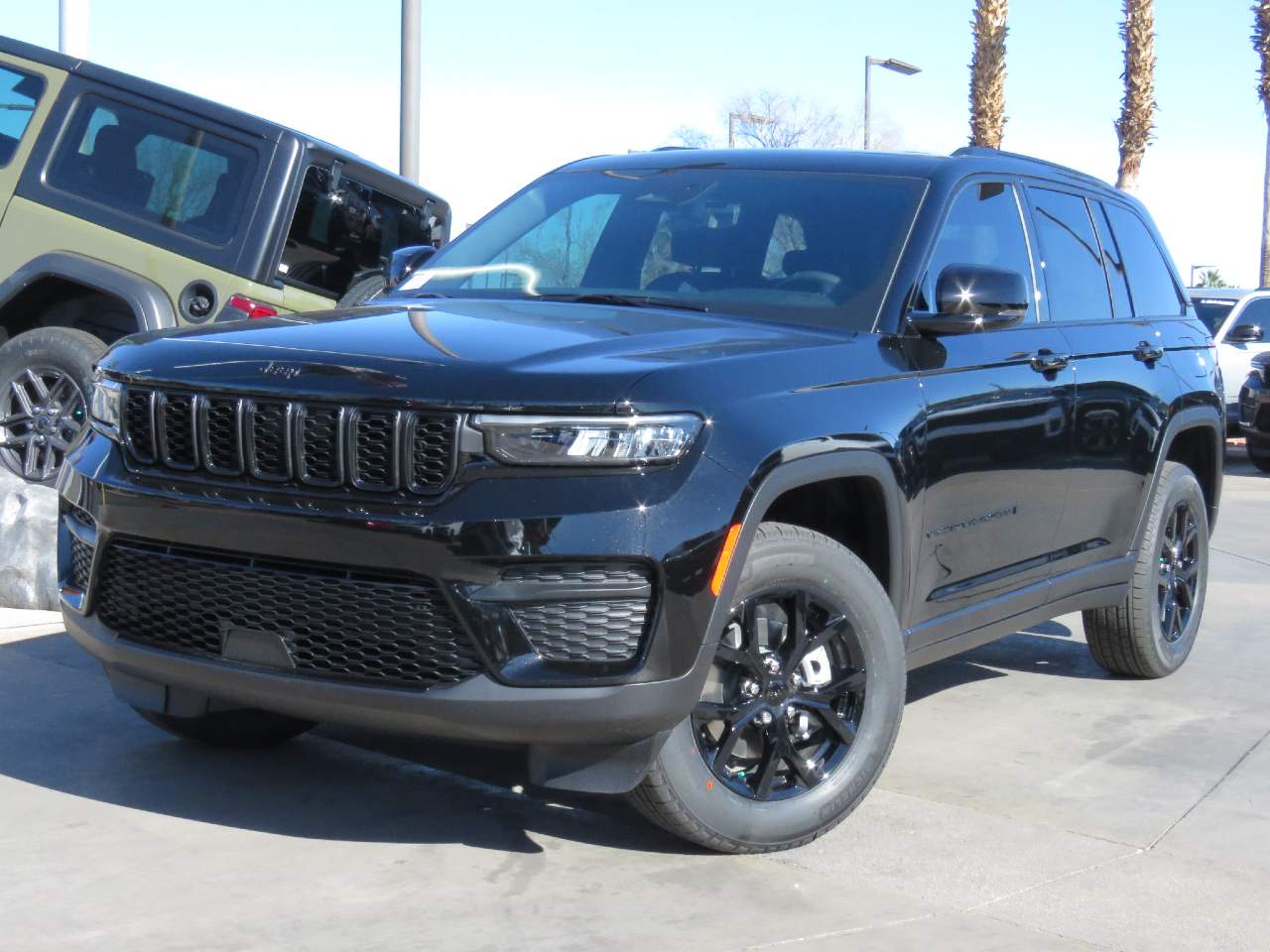 2025 Jeep Grand Cherokee Laredo