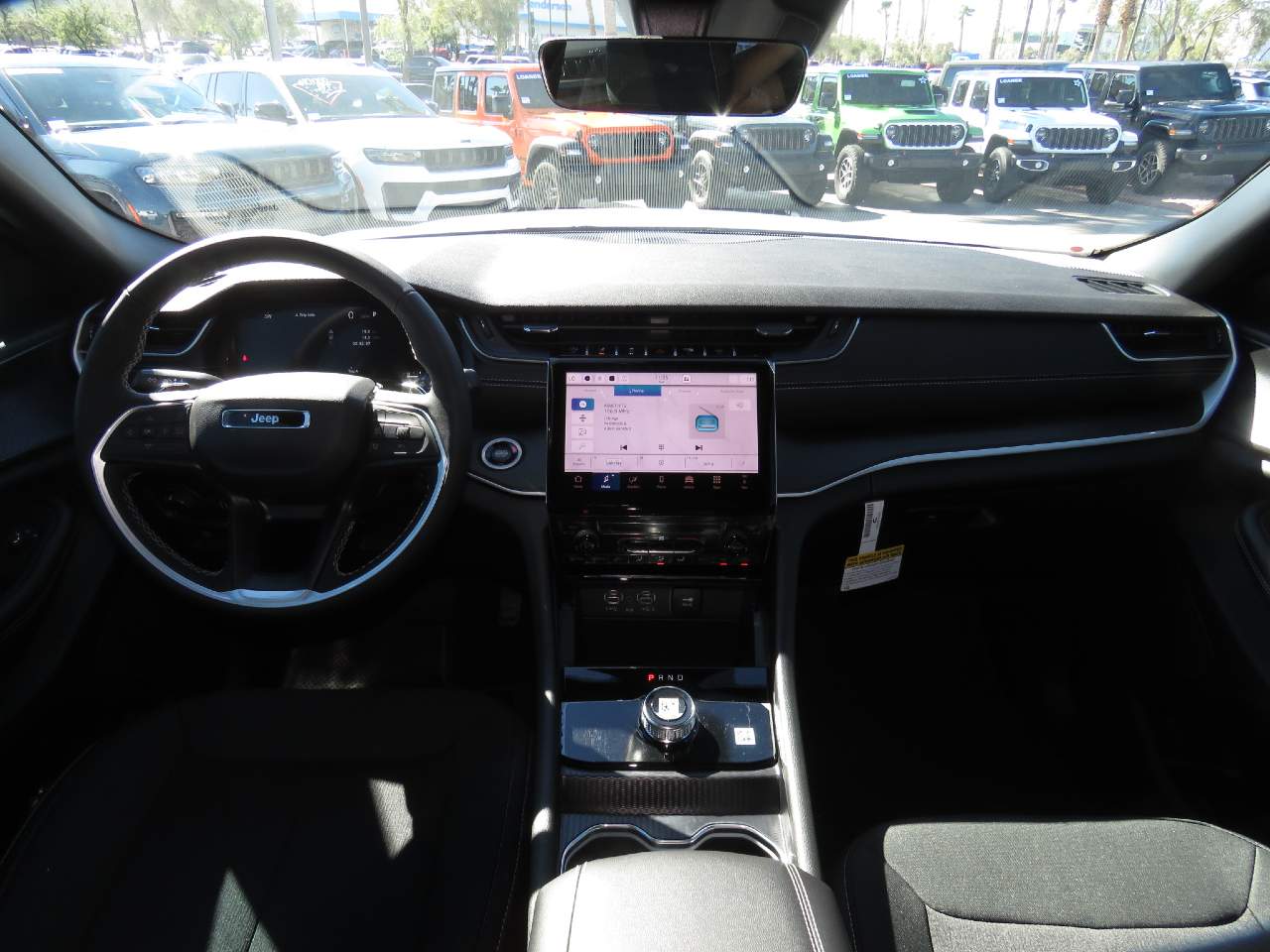 2027 Jeep Grand Cherokee Laredo