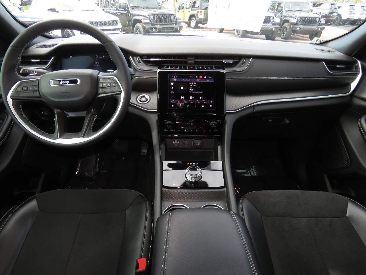 2023 Jeep Grand Cherokee Laredo