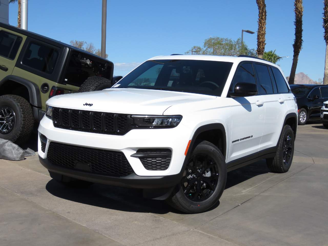 2025 Jeep Grand Cherokee Laredo