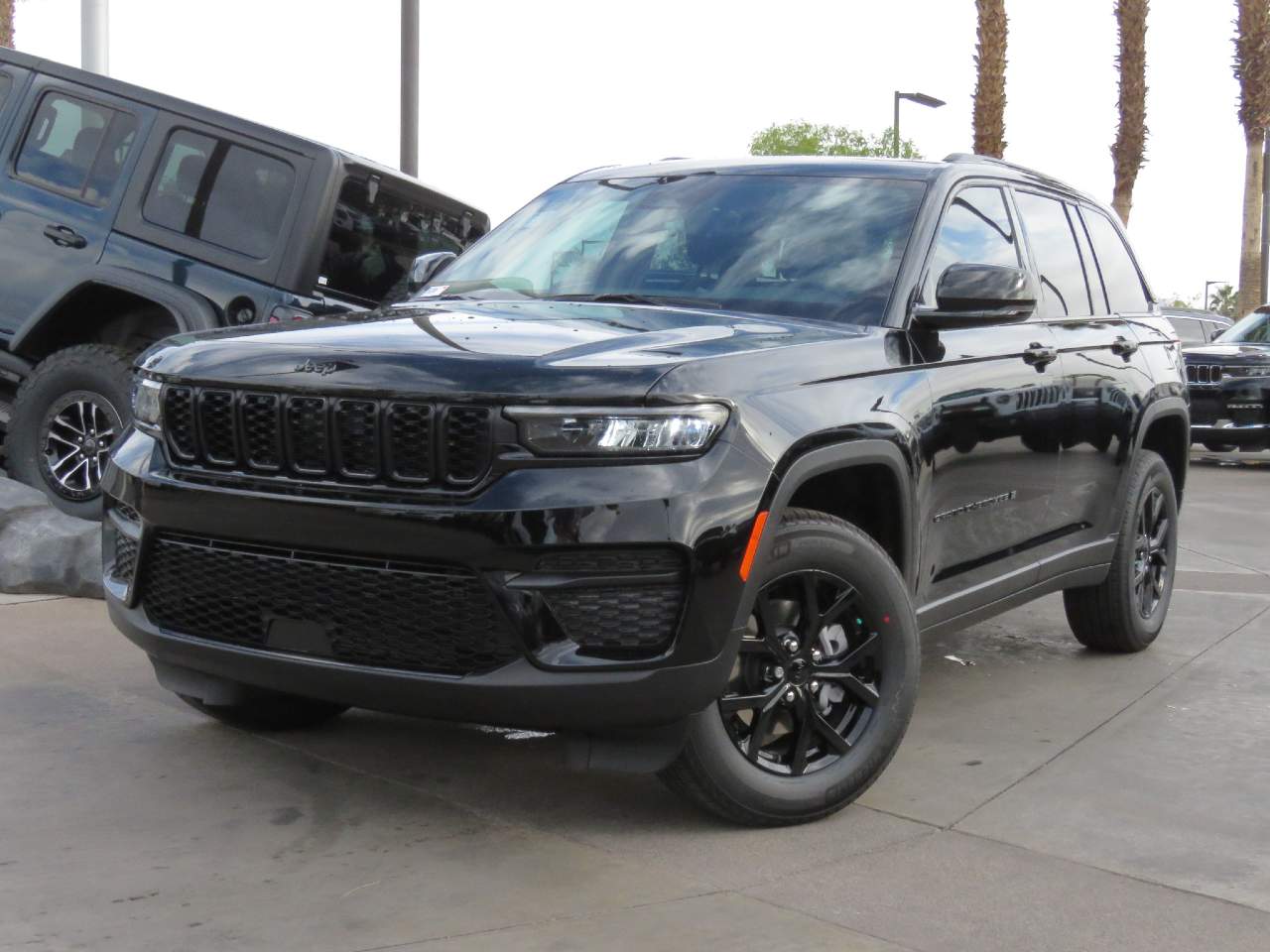 2025 Jeep Grand Cherokee Laredo