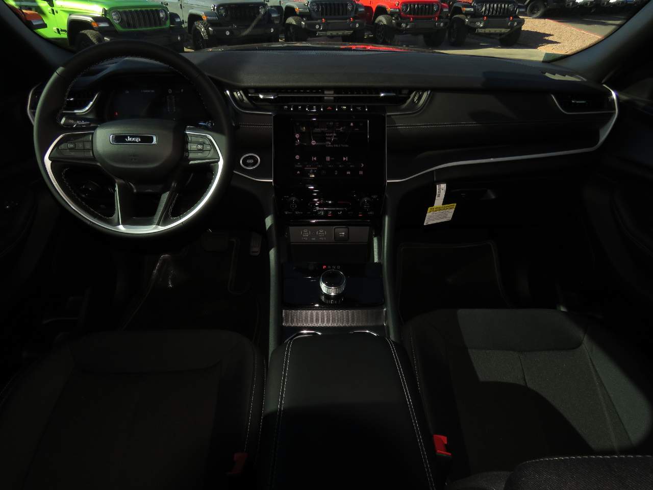 2025 Jeep Grand Cherokee Laredo