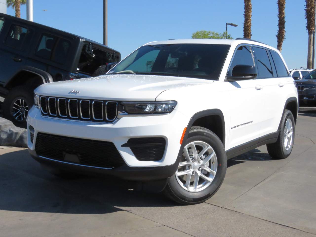 2025 Jeep Grand Cherokee Laredo