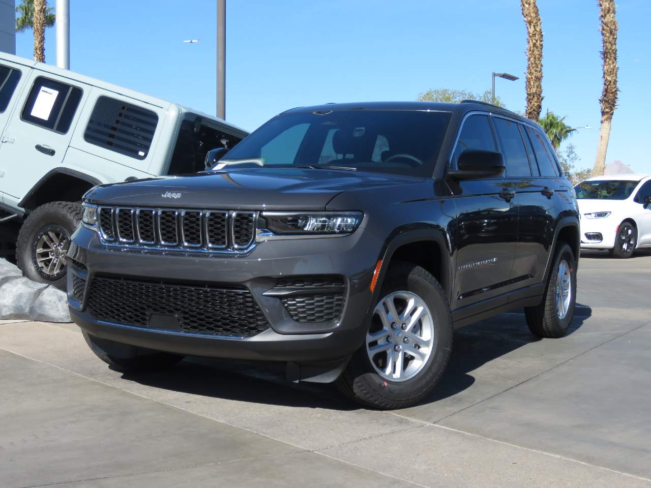 2025 Jeep Grand Cherokee Laredo
