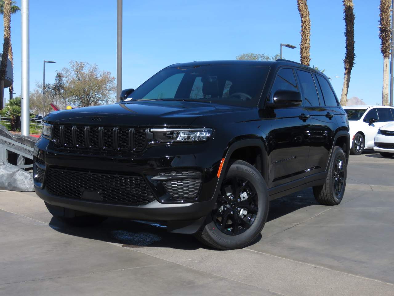 2025 Jeep Grand Cherokee Laredo