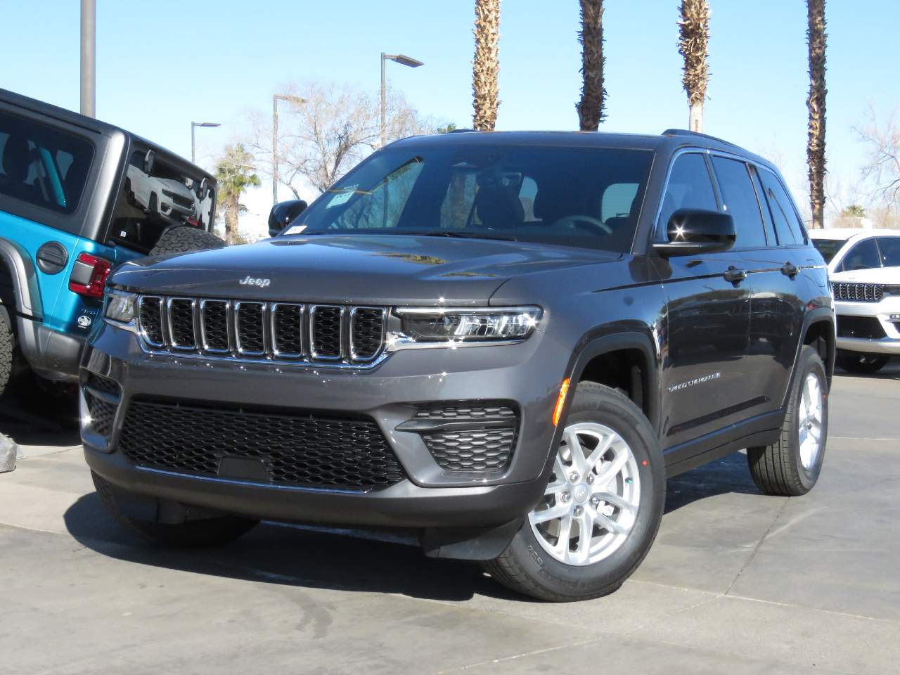 2025 Jeep Grand Cherokee Laredo