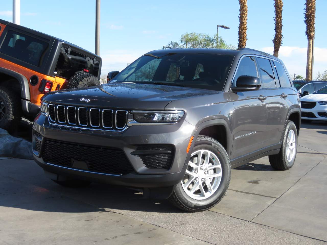 2025 Jeep Grand Cherokee Laredo