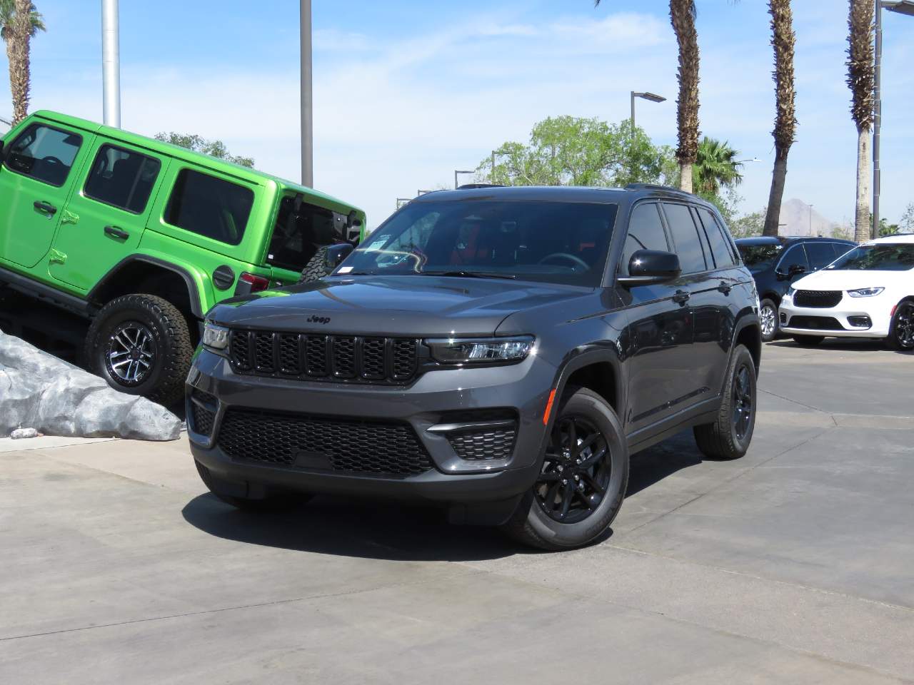 2025 Jeep Grand Cherokee Laredo