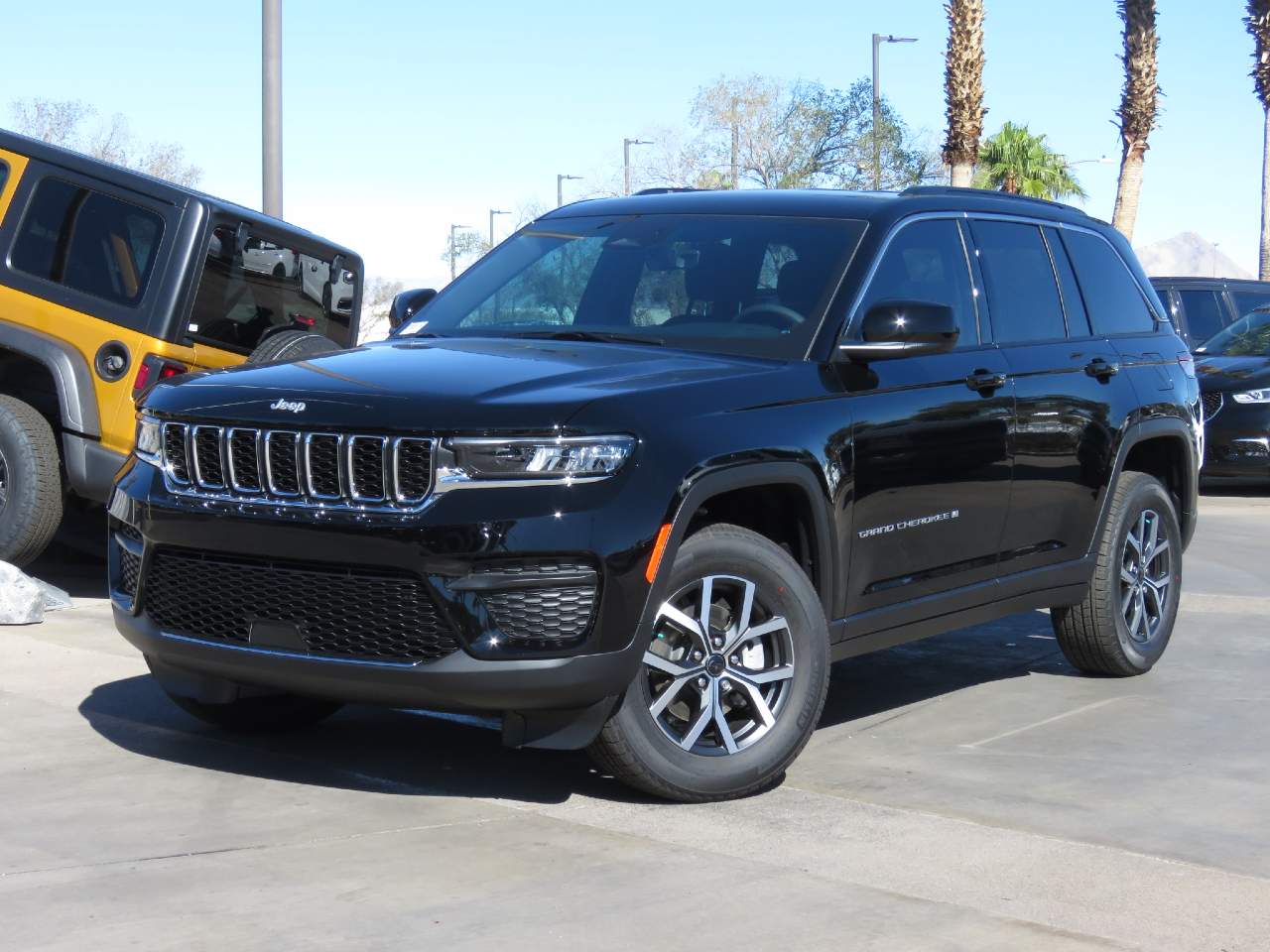 2027 Jeep Grand Cherokee Laredo