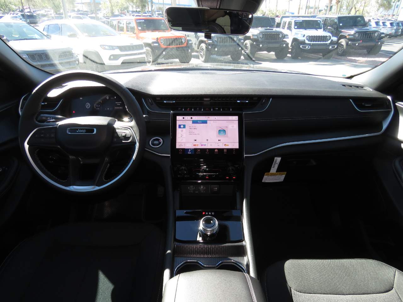 2027 Jeep Grand Cherokee Laredo
