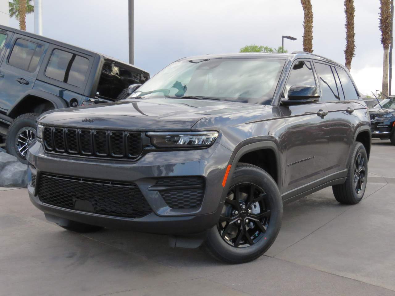 2025 Jeep Grand Cherokee Laredo