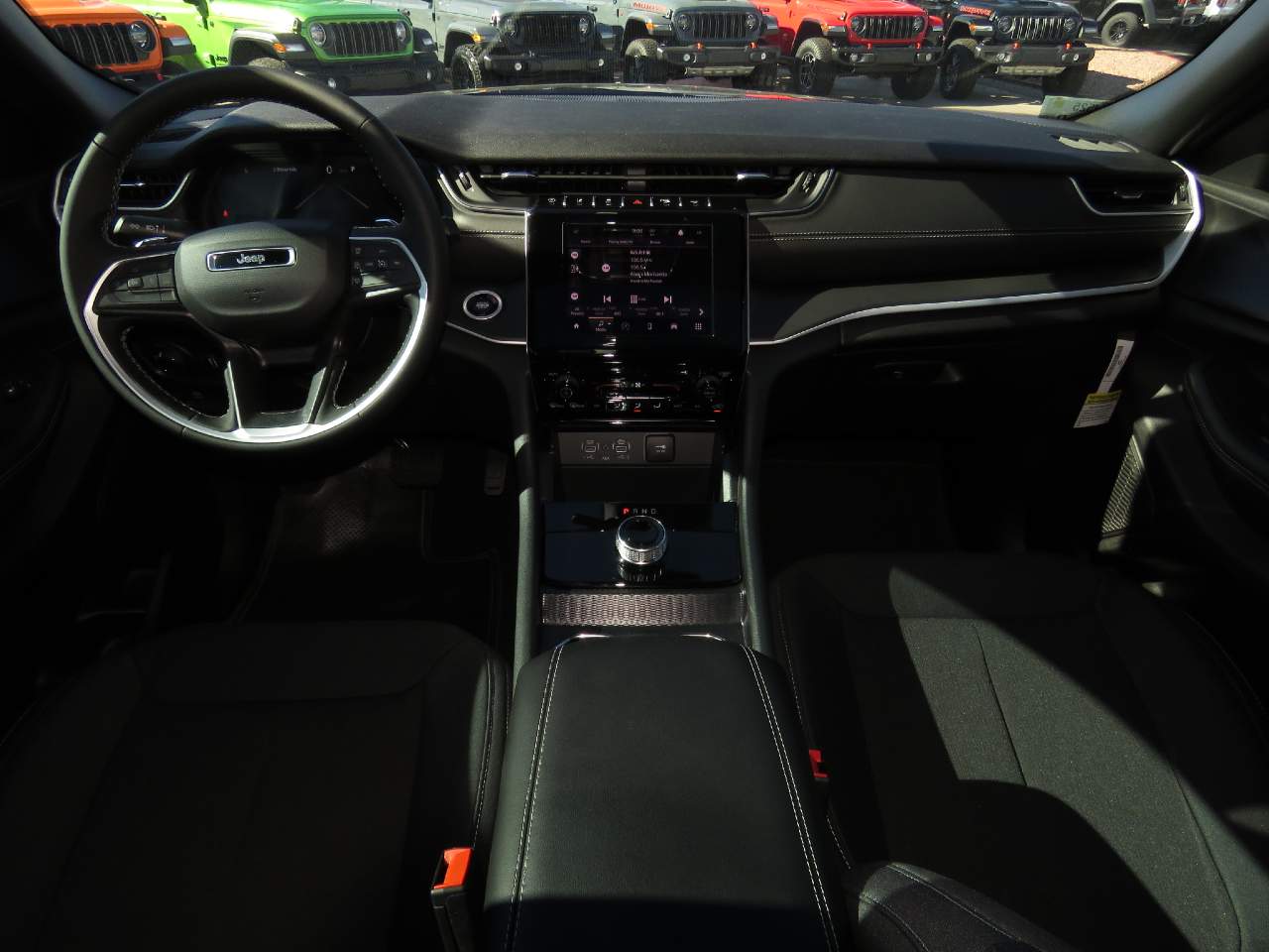 2025 Jeep Grand Cherokee Laredo