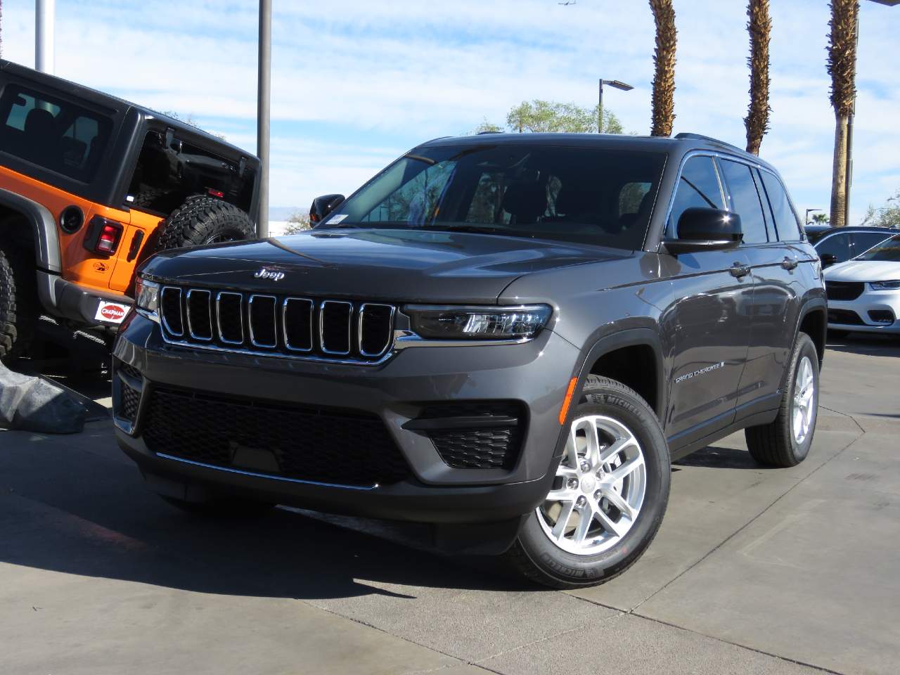 2025 Jeep Grand Cherokee Laredo
