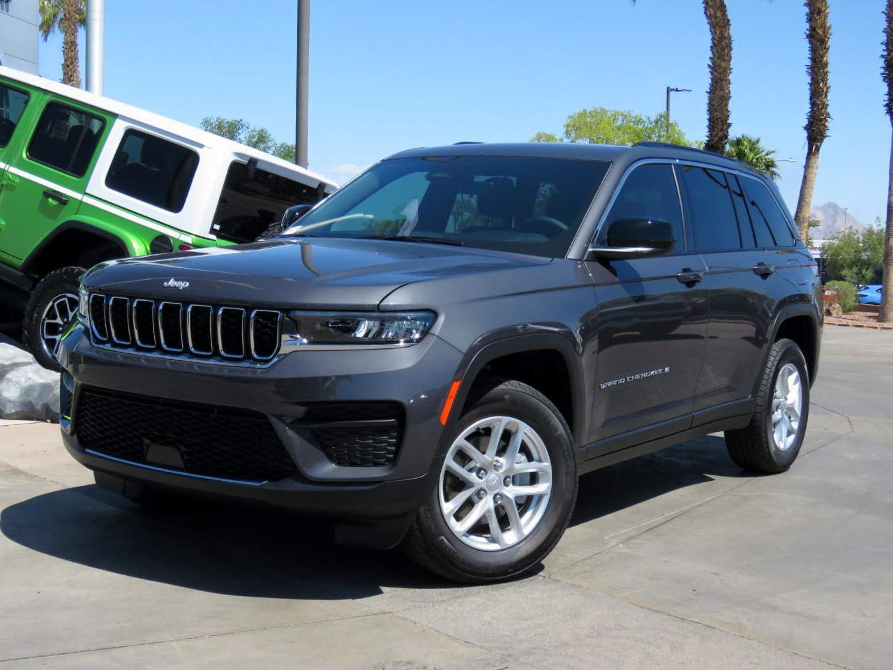 2026 Jeep Grand Cherokee Laredo