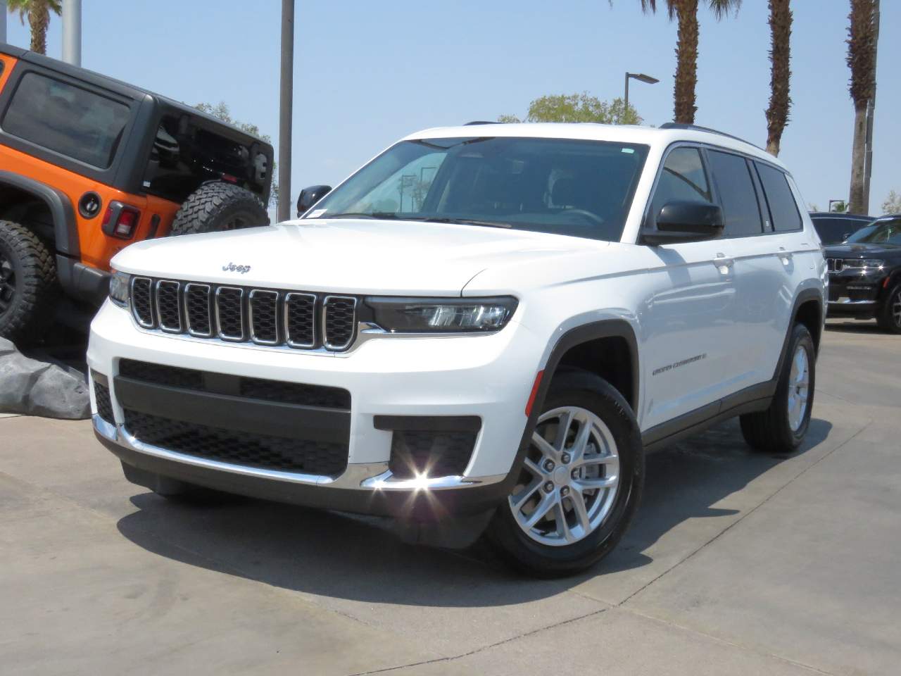2023 Jeep Grand Cherokee L Laredo