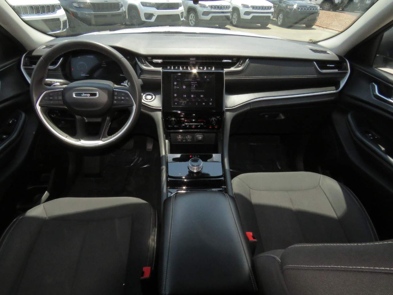 2023 Jeep Grand Cherokee L Laredo