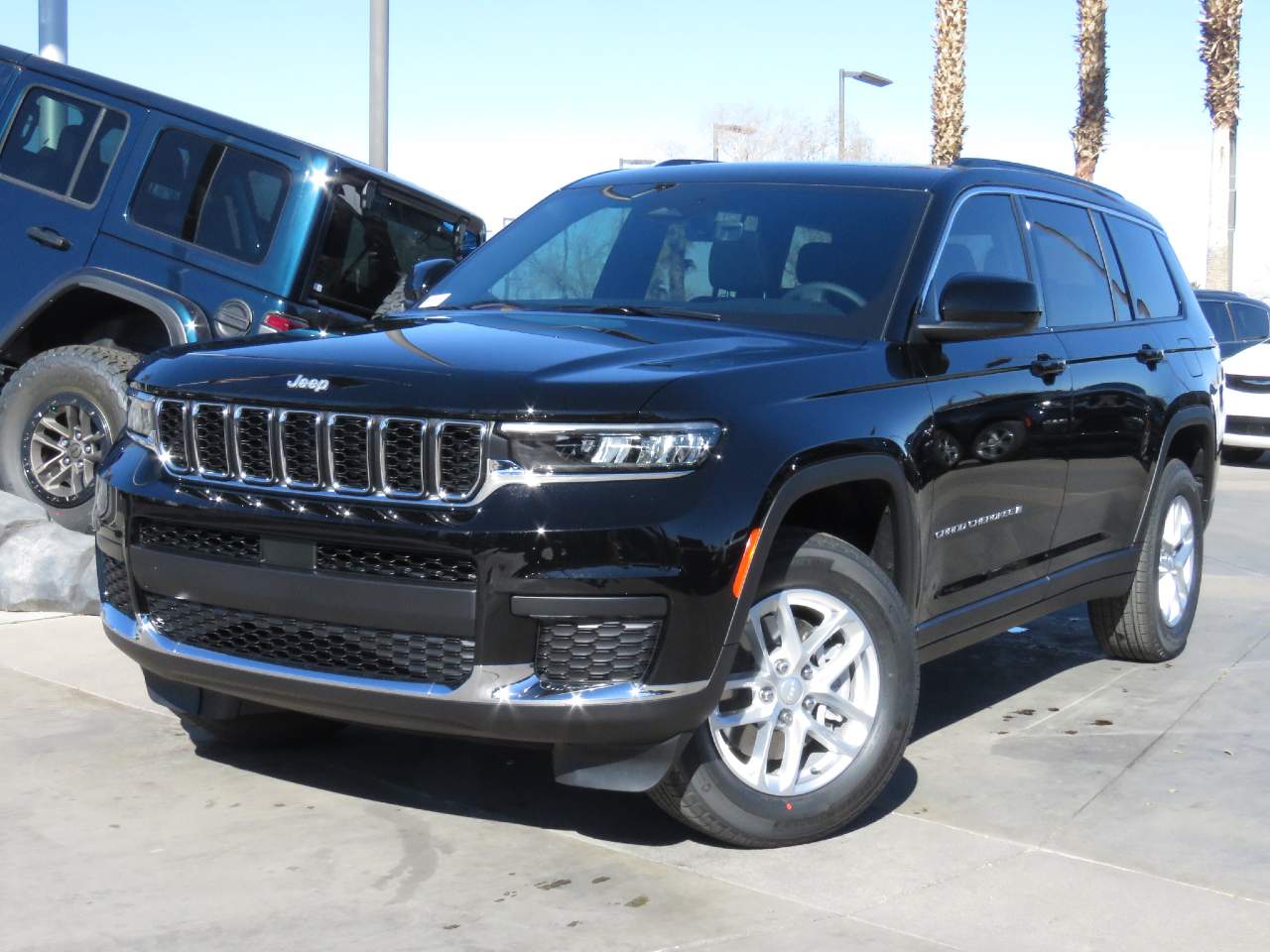 2025 Jeep Grand Cherokee L Laredo