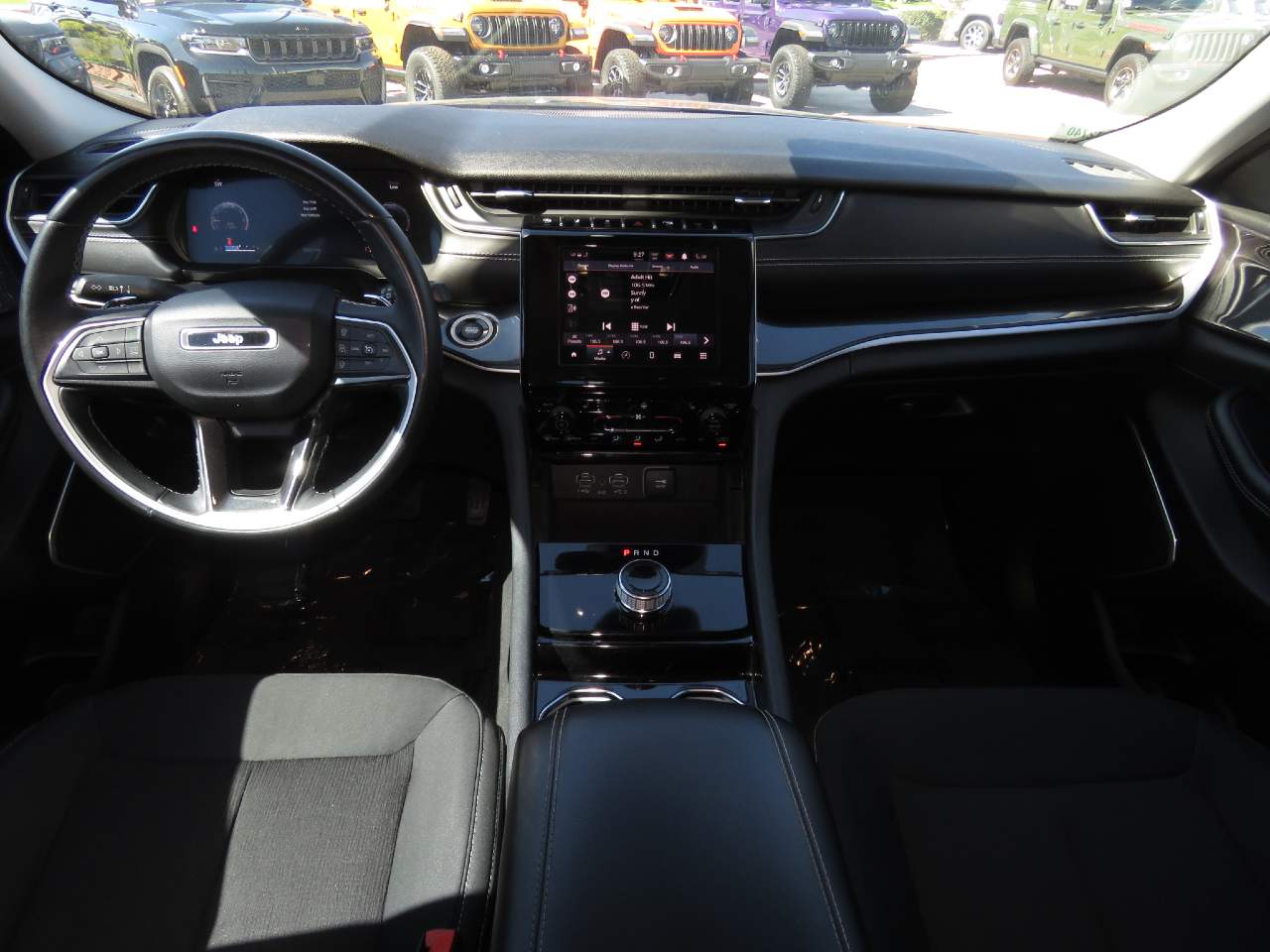 2022 Jeep Grand Cherokee L Laredo