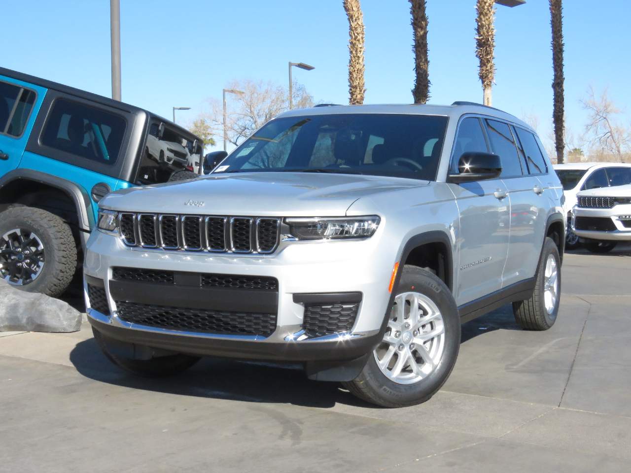 2025 Jeep Grand Cherokee L Laredo