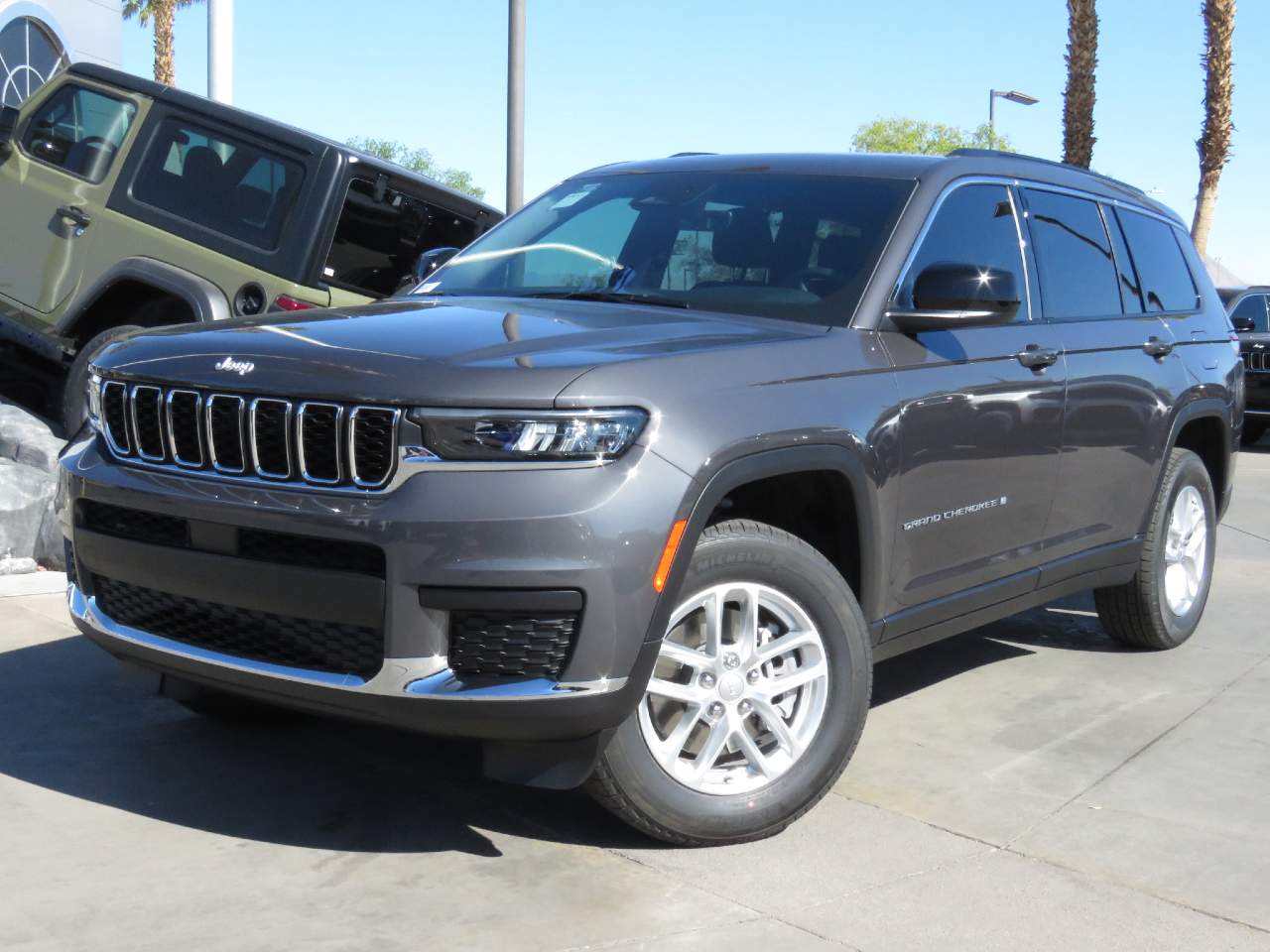 2025 Jeep Grand Cherokee L Laredo's photo
