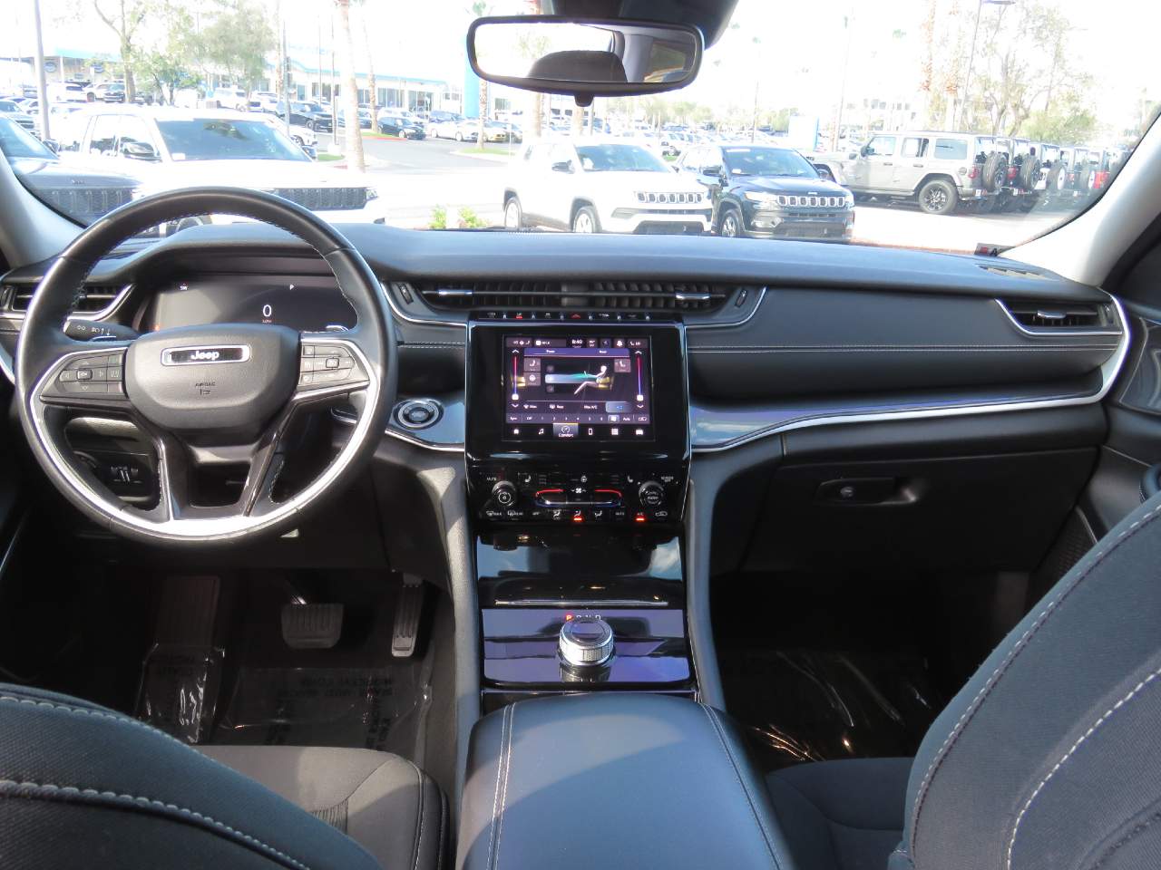 2022 Jeep Grand Cherokee L Laredo