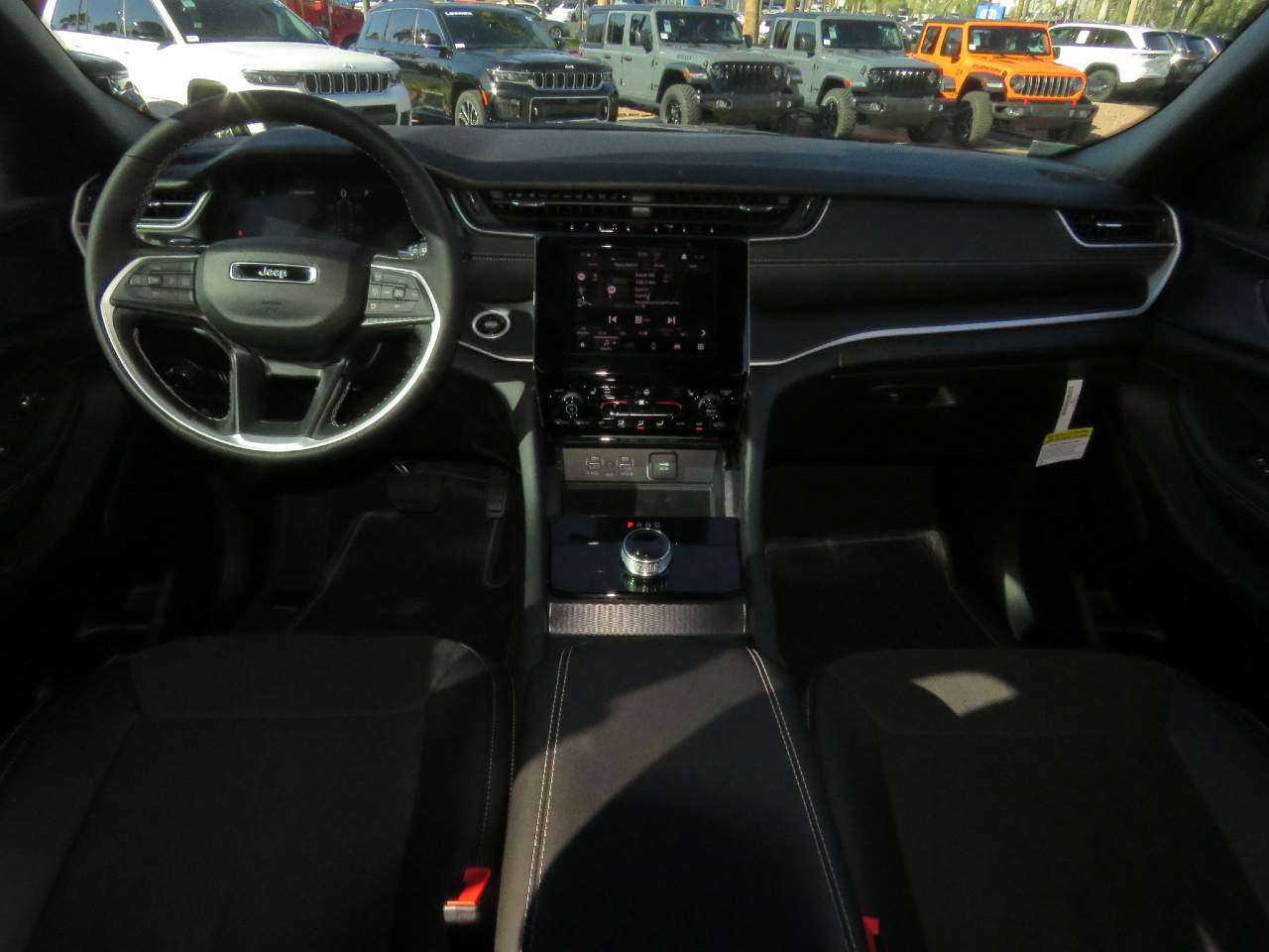 2025 Jeep Grand Cherokee L Laredo