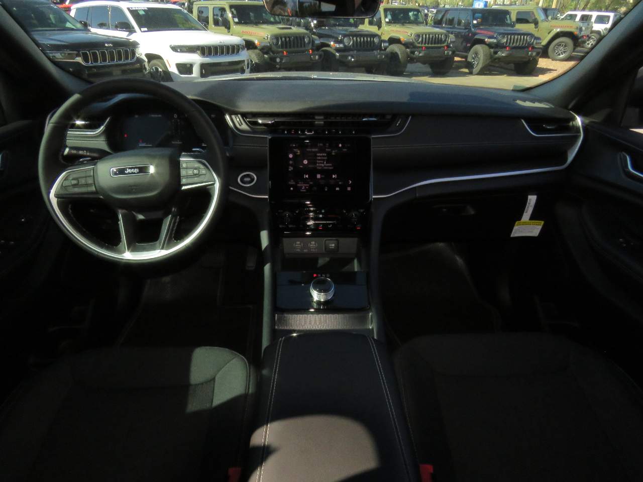 2025 Jeep Grand Cherokee L Laredo