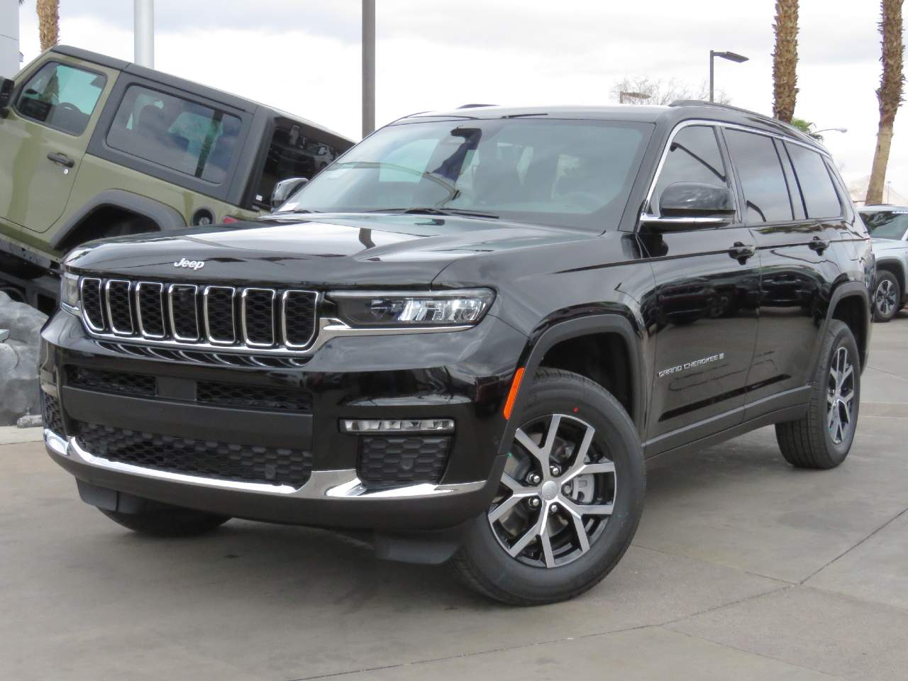2025 Jeep Grand Cherokee L Limited 4x4's photo