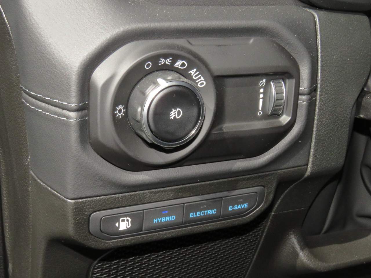 2025 Jeep Wrangler Sahara 4xe 4dr